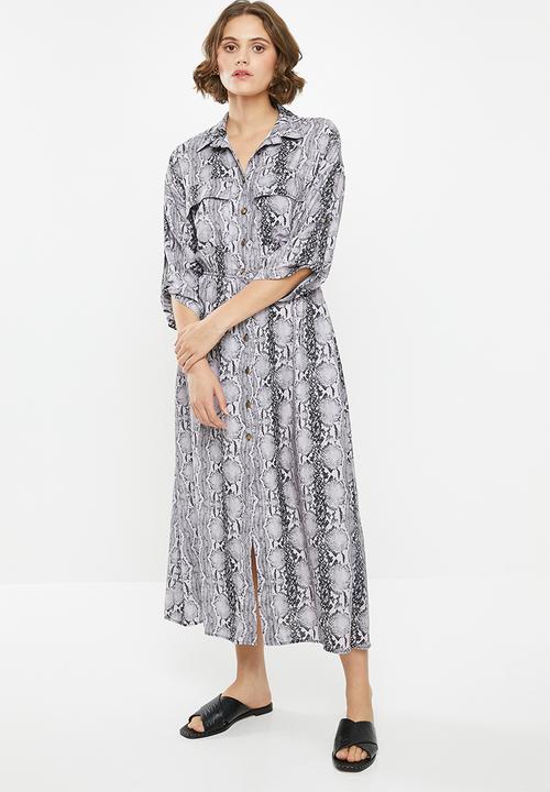 Superbalist - Printed utility style shirt dress - purple & black