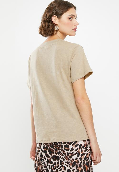 Superbalist - Slouchy slub v-neck tee - beige