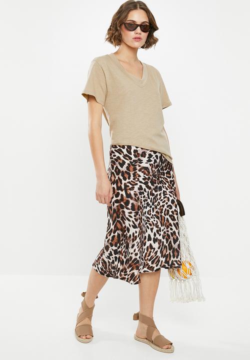 Superbalist - Slouchy slub v-neck tee - beige