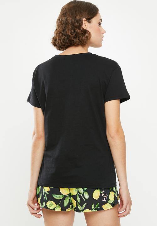 Superbalist - Sleep tee & shorts set - black & yellow