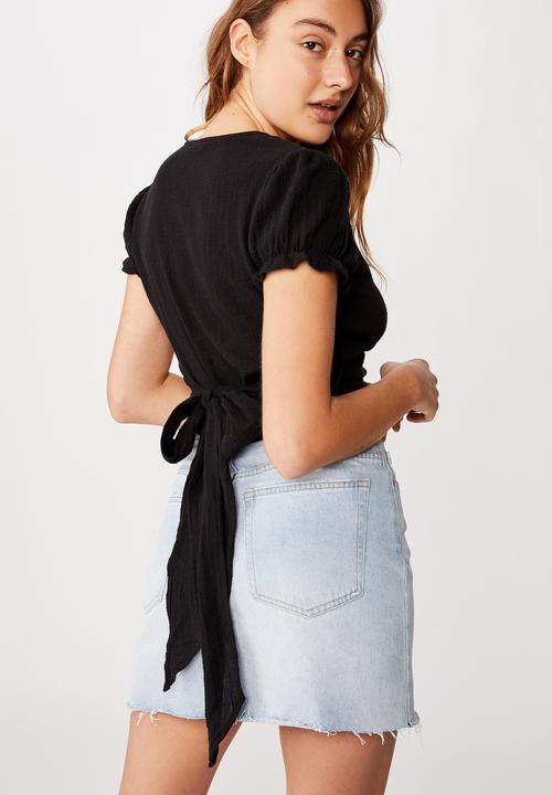 Cotton On - Prairie short sleeve wrap blouse - black