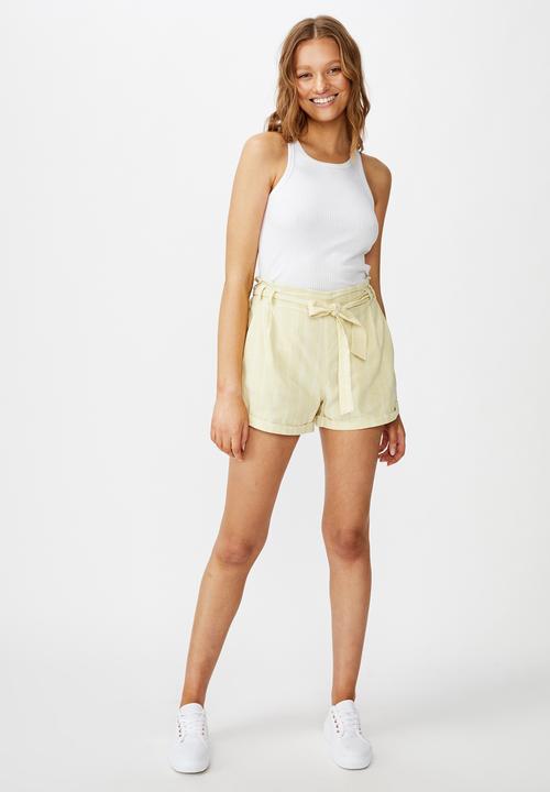 Cotton On - Riley high waisted shorts with stripes - yellow & white