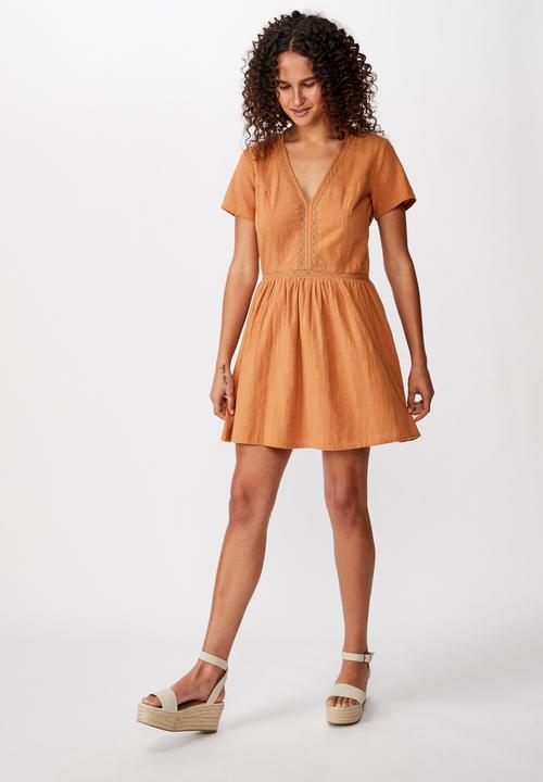 Cotton On - Woven harlow short sleeve mini dress - orange