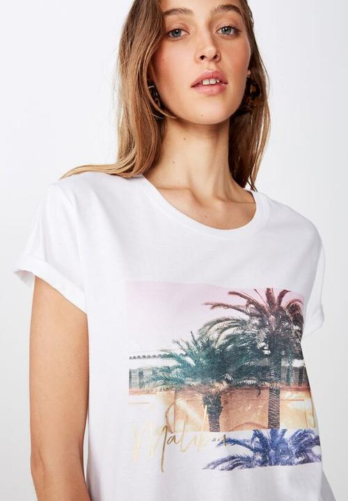 Cotton On - Classic photo short sleeve tee malibu palm - white
