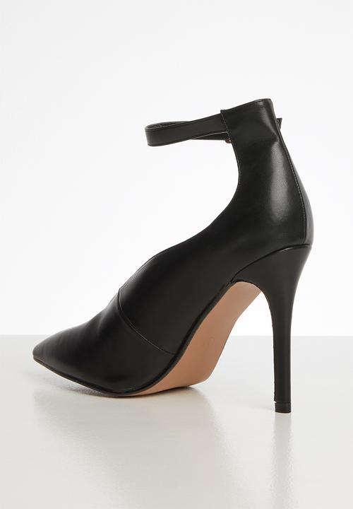 Superbalist - V-vamp stiletto court - black