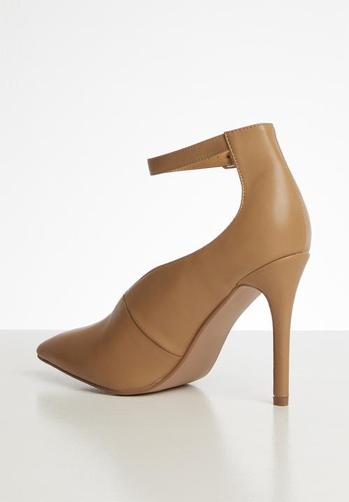 Superbalist - V-vamp stiletto court - beige