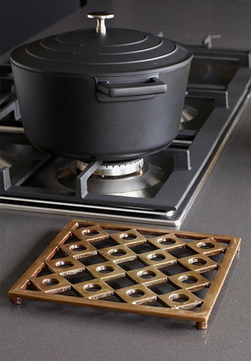 Kitchen Craft - Brass finish trivet - 21cm