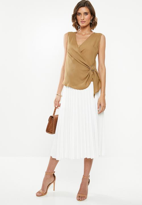 edit - Sleeveless wrap top - brown
