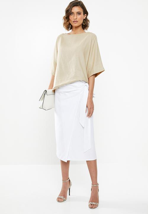 edit - Boxy linen top - neutral