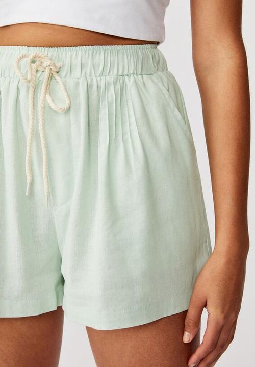 Cotton On - Kai resort shorts - green 