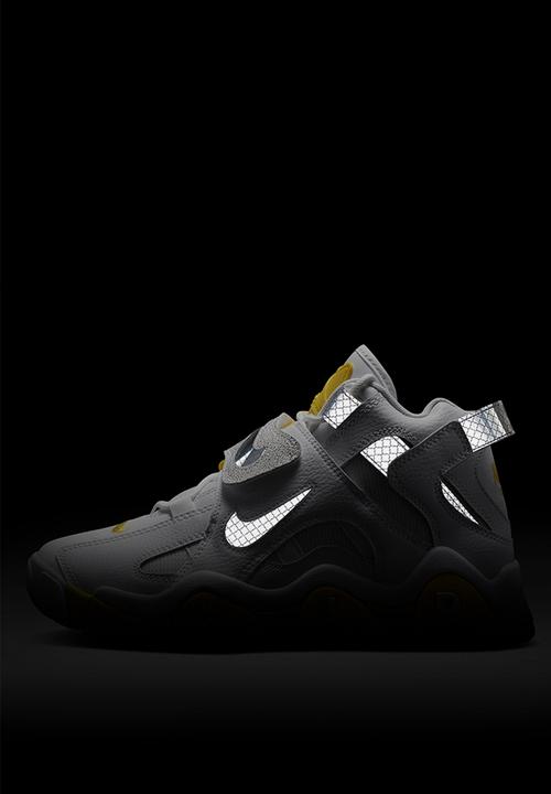 Nike - Wmn's Air Barrage Mid - white/white-chrome yellow-black
