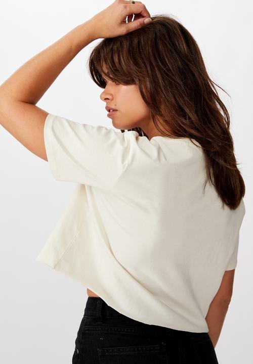 Cotton On - Short sleeve raw edge crop graphic T-shirt - cream