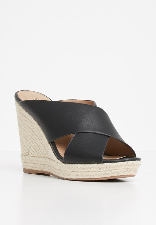 Call It Spring - Andrusha wedge - 001 black syn