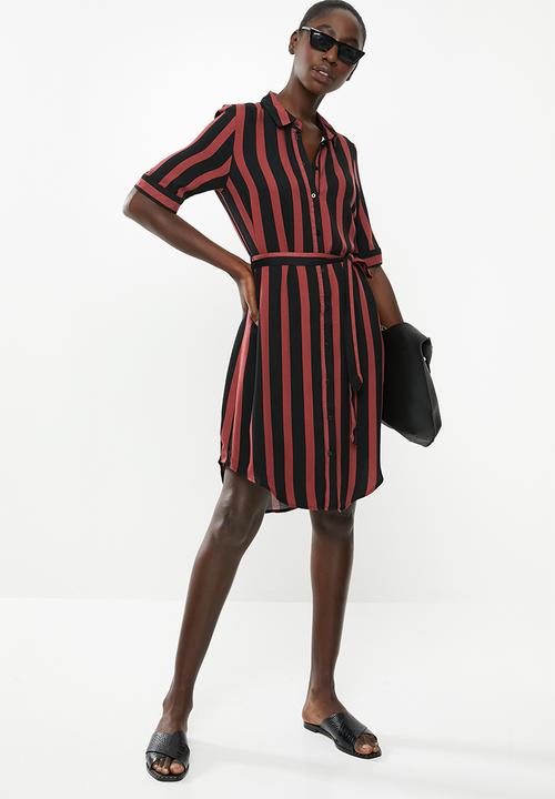 Vero Moda - Autum amaze shirt dress - black & red