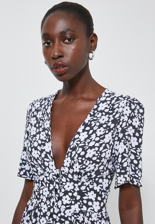 Superbalist - Button through fit & flare dress - black & white