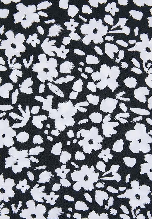 Superbalist - Button through fit & flare dress - black & white