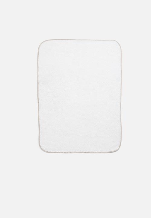 Sixth Floor - Sherpa pet blanket - white