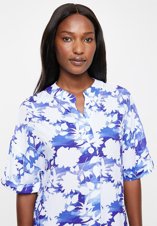 edit - Pleat front shift dress - white & blue