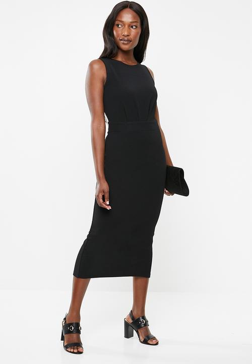edit - Sleeveless dress with pleats - black