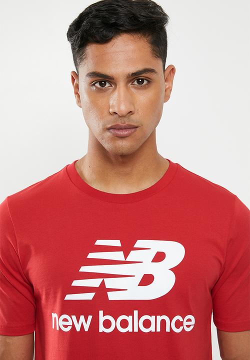 New Balance  - Essentials stacked logo tee - red
