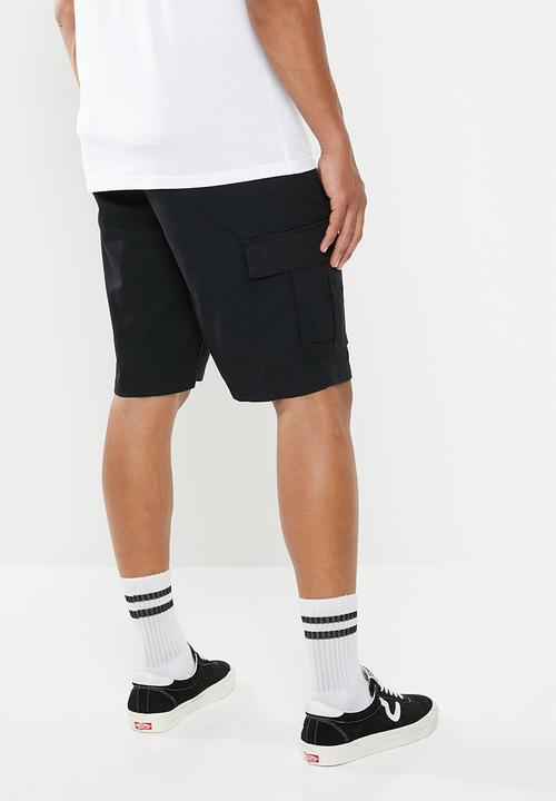 Vans - Tremain 22-inch cargo shorts - black
