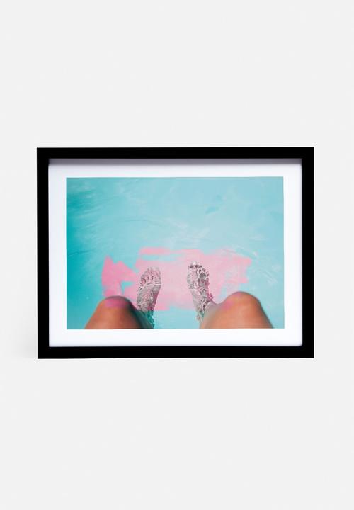83 Oranges - Both feet in