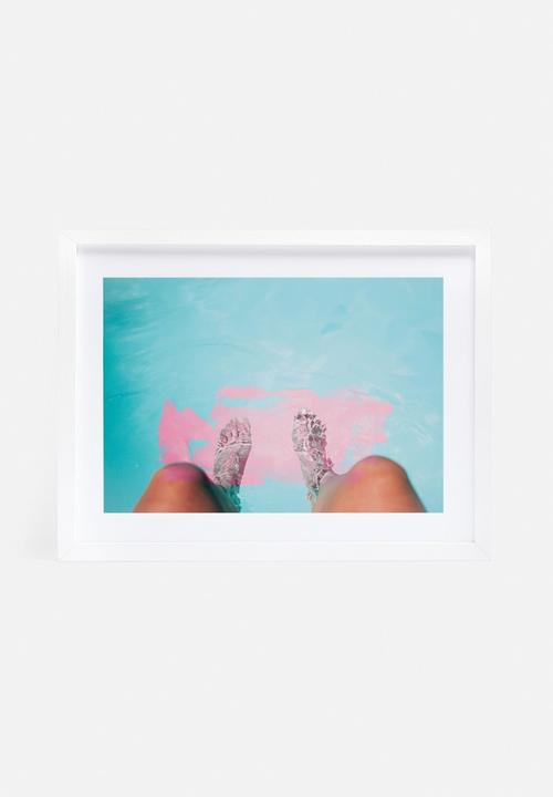 83 Oranges - Both feet in