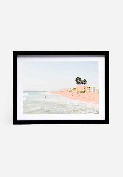 83 Oranges - Pink beach