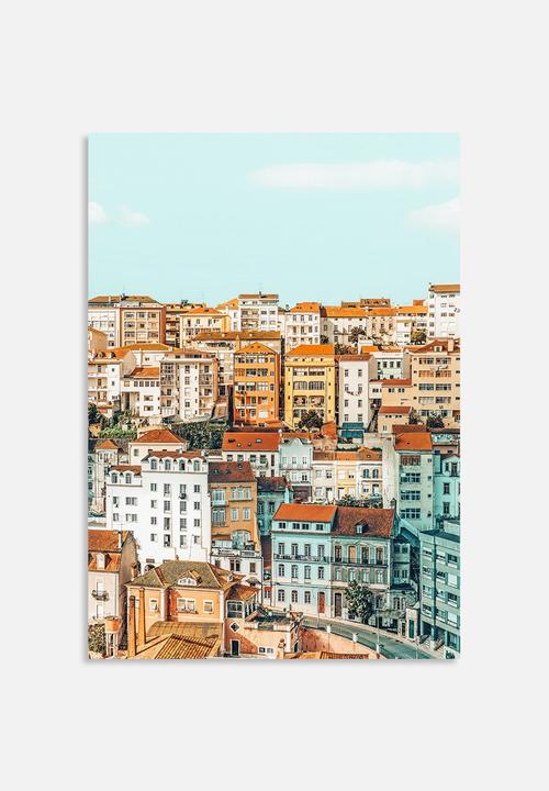 83 Oranges - The town