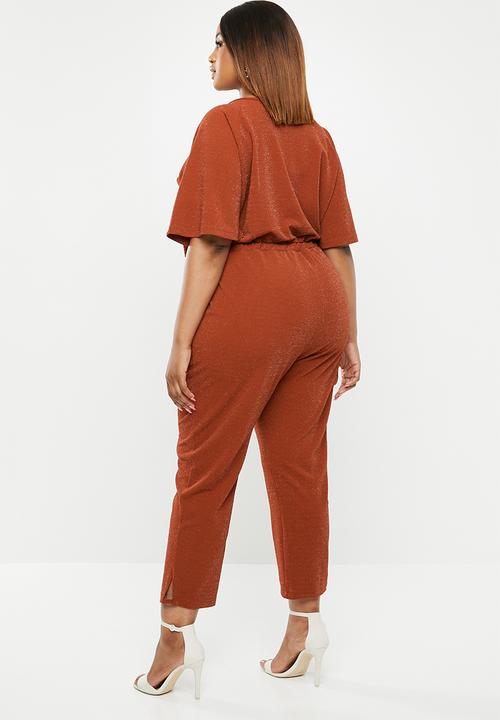 AMANDA LAIRD CHERRY - Crossover jumpsuit with flared sleeves - rust 