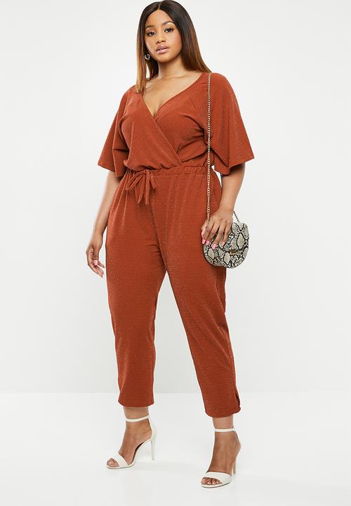 AMANDA LAIRD CHERRY - Crossover jumpsuit with flared sleeves - rust 