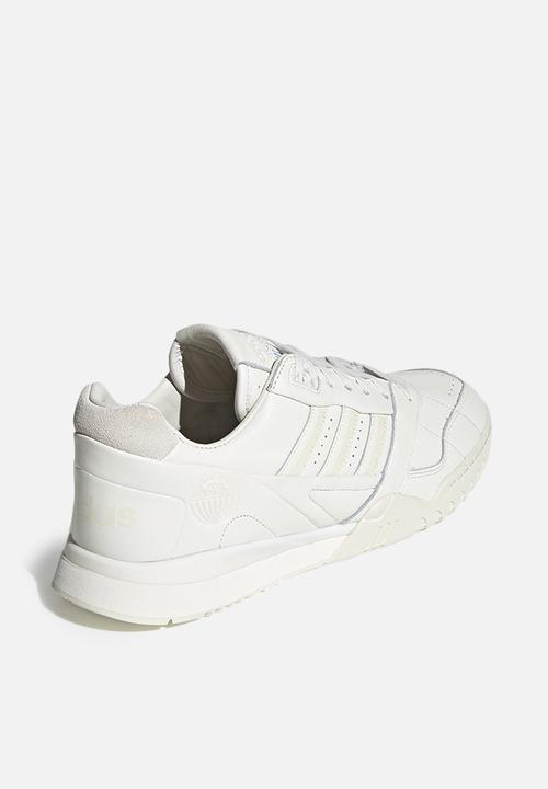 adidas Originals - A.R. Trainer - off white