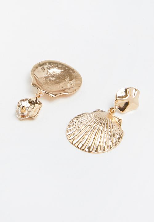 Superbalist - Shell statement earrings - gold