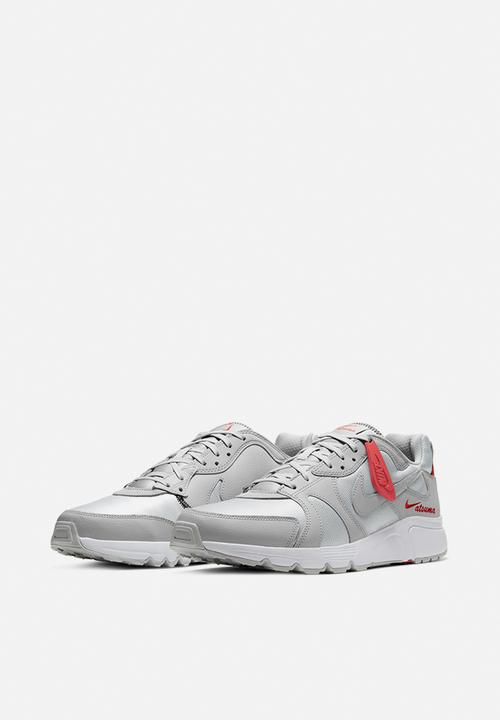 Nike - Atsuma - photon dust/grey fog-track red-white
