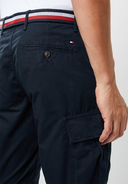 Tommy Hilfiger - John cargo shorts & twill belt - navy