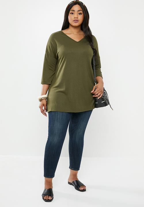 New Look - Curves bella oversized v-neck tee - khaki