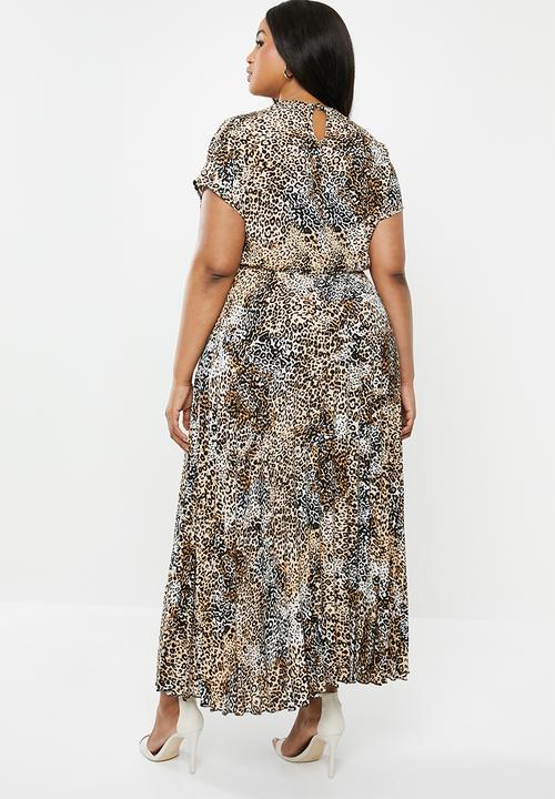 New Look - Curves pleated maxi dress - brown & beige 