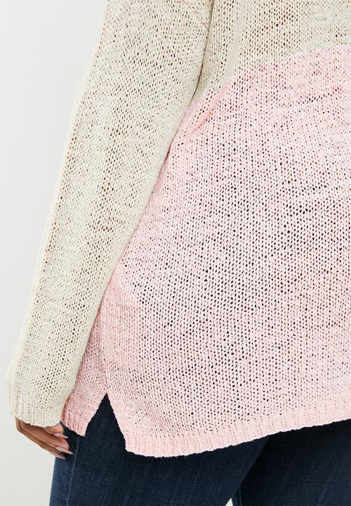 Carmakoma - Oyster v-neck long sleeve pullover - beige & pink 