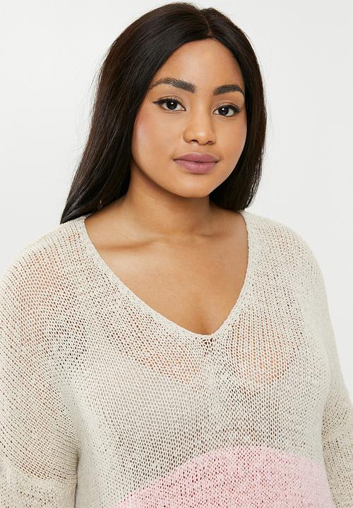 Carmakoma - Oyster v-neck long sleeve pullover - beige & pink 