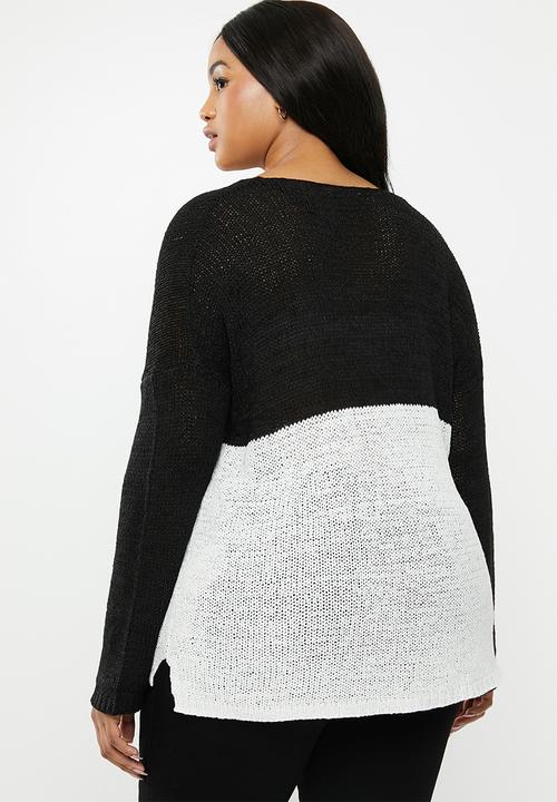 Carmakoma - Oyster v-neck long sleeve pullover - black & beige 