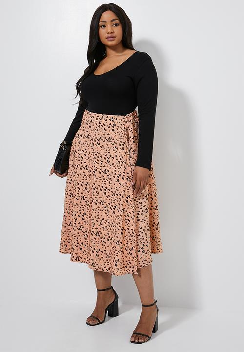 Superbalist - D-ring wrap skirt - peach & black