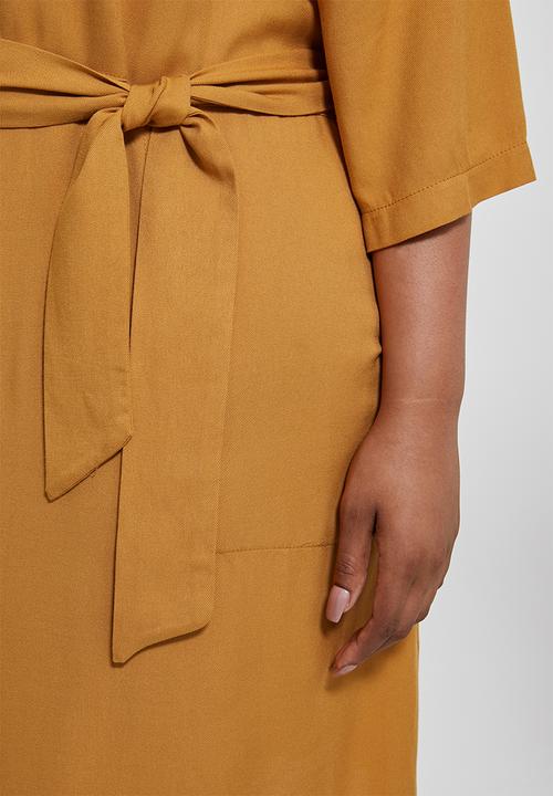 Superbalist - Wide sleeve shift dress - yellow