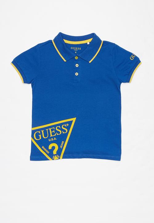 blue and yellow guess shirt