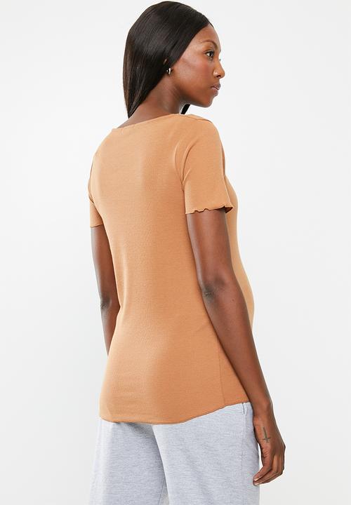 Cotton On - Maternity lettuce edge scoop short sleeve top - beige
