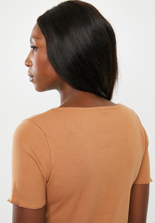 Cotton On - Maternity lettuce edge scoop short sleeve top - beige