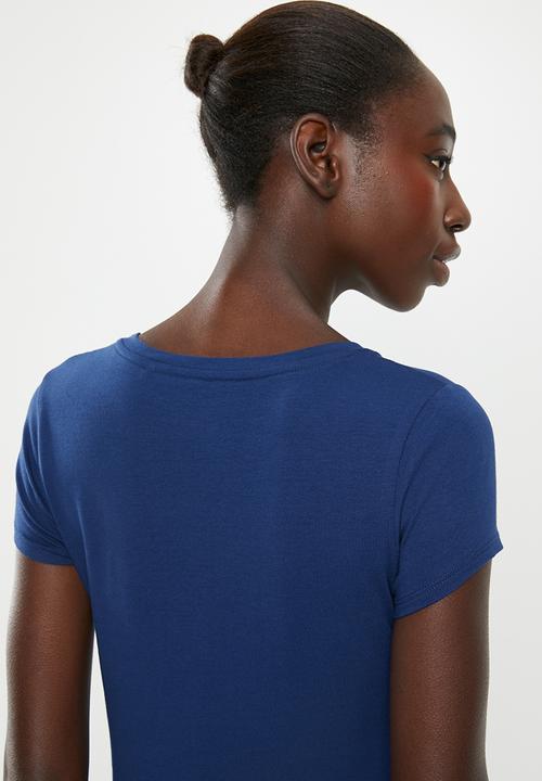 GUESS - Core triangle tee - navy