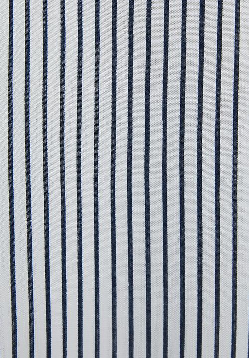 Superbalist - V-neck shell with grown on sleeve - navy & white