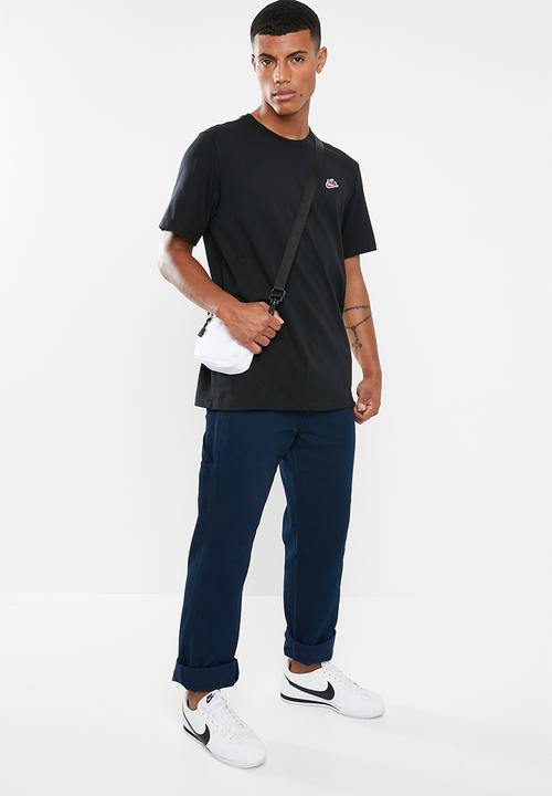 Nike - Nike sportswear heritage tee - black