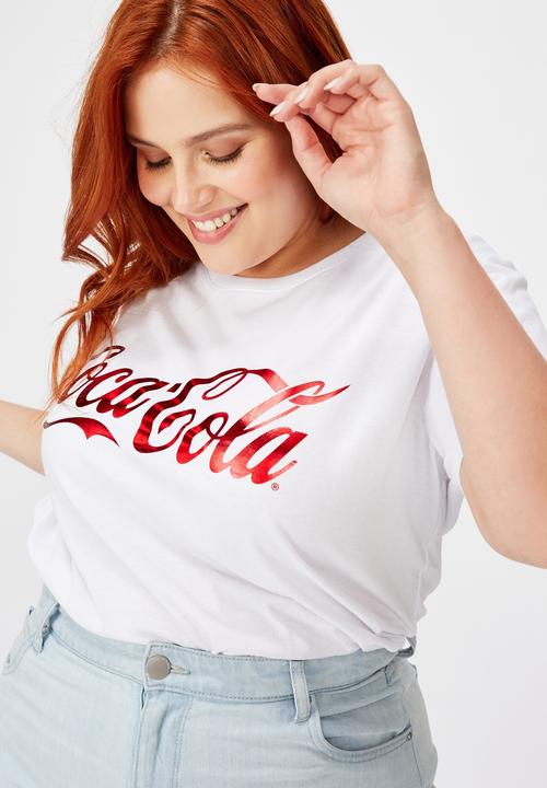 Cotton On - Curve graphic license tee coca cola script logo - white