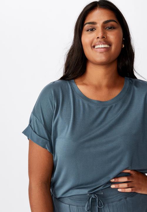 Cotton On - Curve sleep recovery hip grazer T-shirt - blue